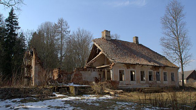 Ruins of Joosu manorhouse – Author: Vaido Otsar – CC BY 3.0