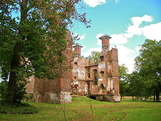 Southern view of the ruins/ Author: Agadant – CC BY-SA 3.0