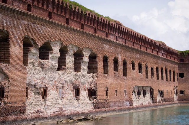 A damaged outer wall/ Author: Dry Tortugas NPS CC BY 2.0