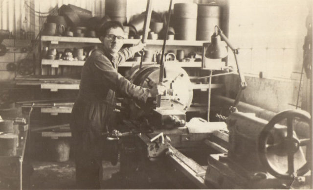A whaler in a workshop. Author: Chrismackinnon Public Domain