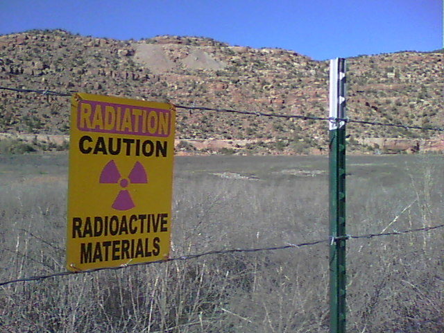 Caution – Radioactive Materials/ Author: Cawright2007 CC BY-SA 3.0