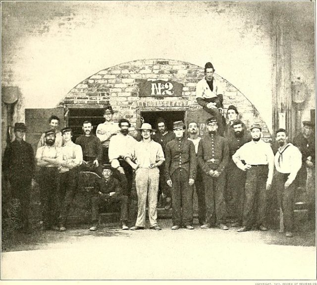 During the Civil War – another part of the castle. Author: Internet Archive Book Images No restrictions