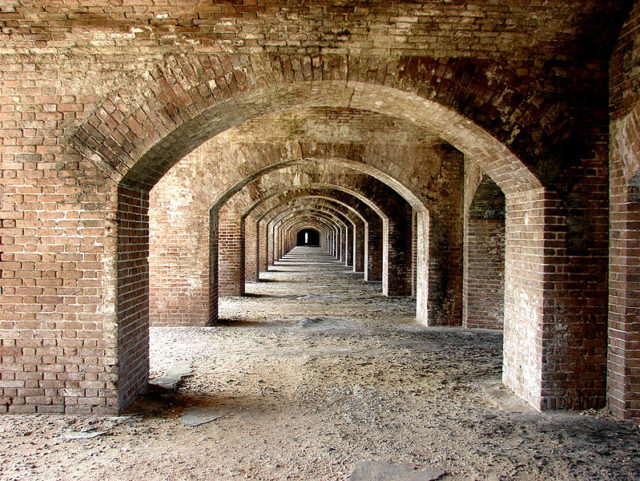 Fort Jefferson arches/ Author: Marque1313 CC BY-SA 3.0