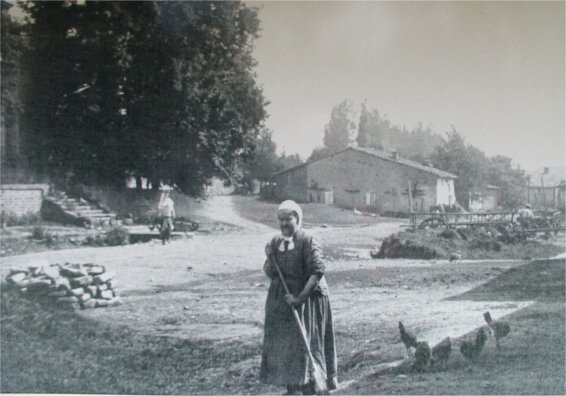 Old photo of Bezonvaux. Author: F5ZV CC BY-SA 3.0