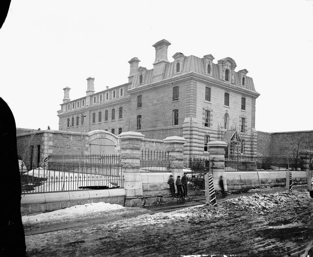 Old photograph of the jail’s exterior. Author: Author: BiblioArchives / LibraryArchives CC BY 2.0