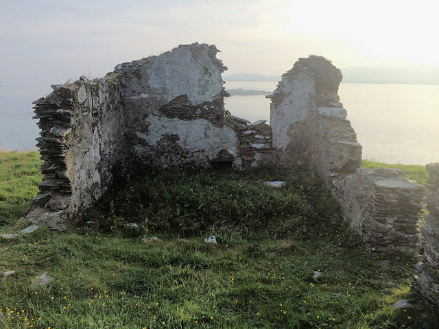 Part of the ruins/ Author: Perry Marshall CC BY-SA 2.0