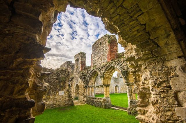 The abbey in 2016. Author: Tim.firkins CC BY-SA 4.0