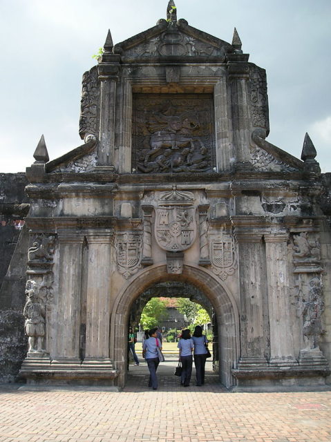 The reconstructed main gate. Author: Drumlanrig Public Domain