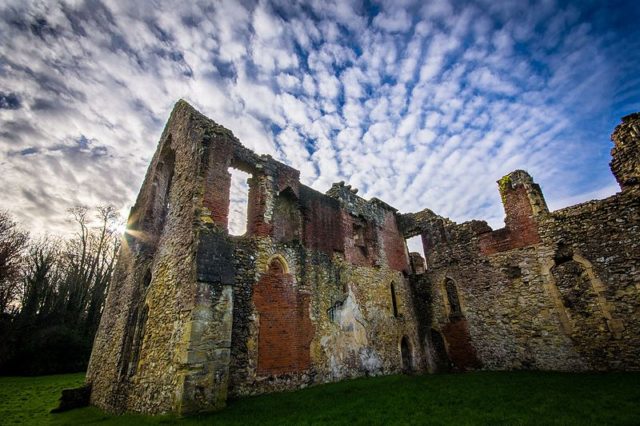 The ruins of Netley Abbey. Author: Tim.firkins CC BY-SA 4.0