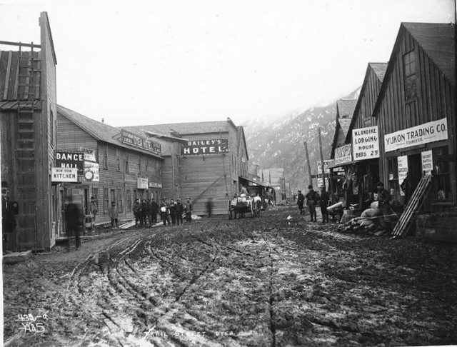 The streets of Dyea/ Author: Eric A. Hegg