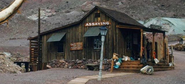 Assay Office at Calico Ghost Town/ Author: Frank E. Moore – CC BY-SA 4.0