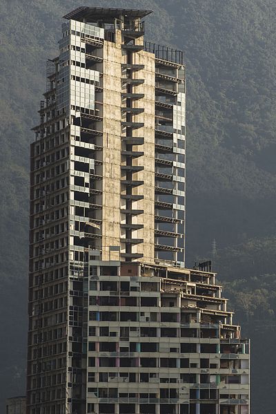 Angle view of Torre de David. Author: EneasMx – CC BY-SA 4.0