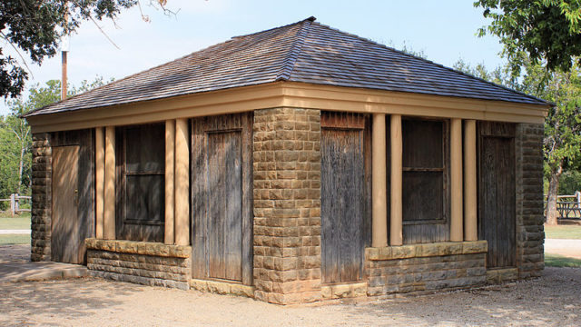 Fort Griffin Shelter/ Author: Larry D. Moore – CC BY-SA 4.0