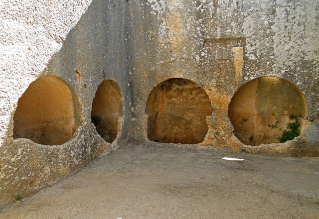 Graves of the monks/ Author: Bernard Gagnon CC BY-SA 3.0