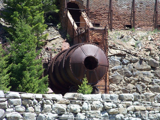 Part of the mining equipment. Author: Mark Holloway – CC BY 2.0