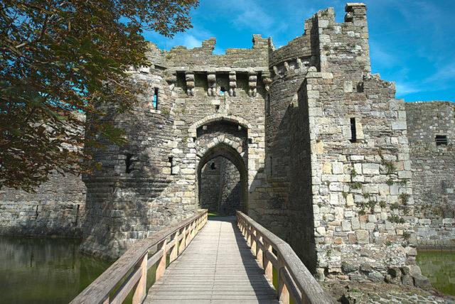 The entrance. Author: Steve Collis – CC BY 2.0