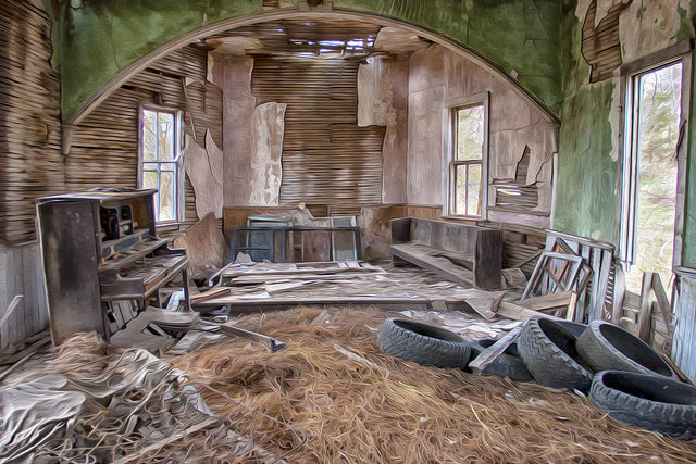 The interior of the abandoned church. Author: Patrick Emerson CC BY-ND 2.0