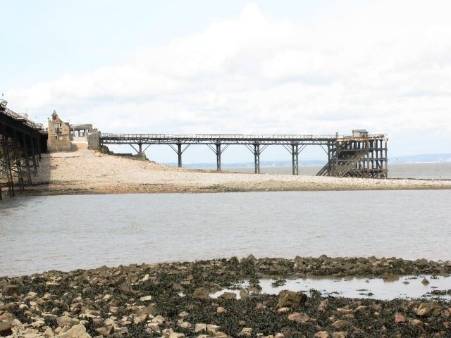 The north jetty. Author: Geof Sheppard CC BY 2.5