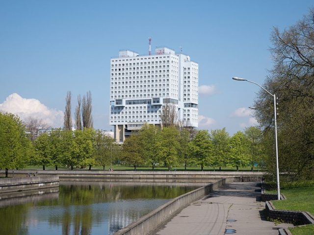 The Potemkin façade. Author: Dave Collier – CC BY-SA 2.0