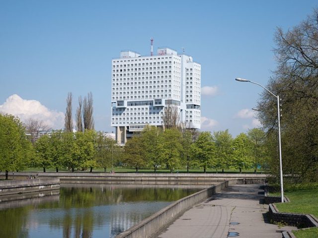 The Potemkin façade. Author: Dave Collier – CC BY-SA 2.0