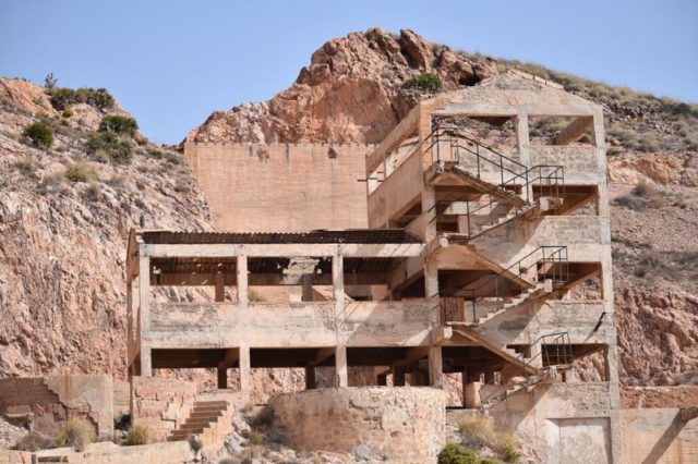 Building of the abandoned gold mine complex of Rodalquilar, Almería – Author: Ildefonk – CC BY-SA 4.0