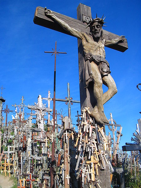 Close-up view of a big cross. Author: Thomas Stegh – CC BY-SA 3.0