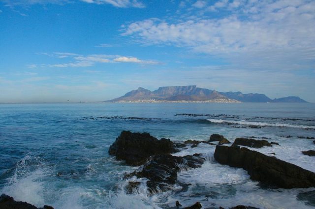 Looking towards Cape Town from Robben Island. Author: Michael Day – CC BY 2.0
