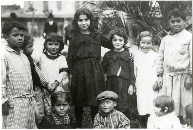 Some of the immigrants children. Author: Archivo General de la Nación Argentina