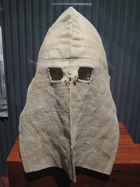 The calico hood. Author: Ciell – CC BY-SA 2.5