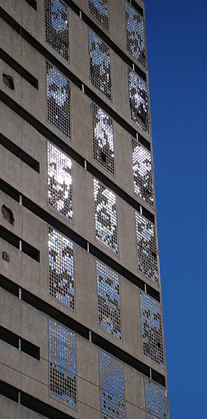 Faces of the Caseros Demolition Project. Author: Seth Wulsin – CC BY-SA 2.5