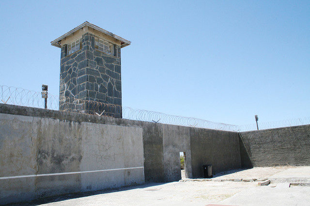 Within the prison walls. Author: April Killingsworth – CC BY 2.0