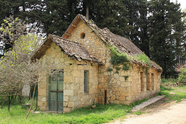Another outbuilding/ Author: Tilemahos Efthimiadis – CC BY-SA 2.0
