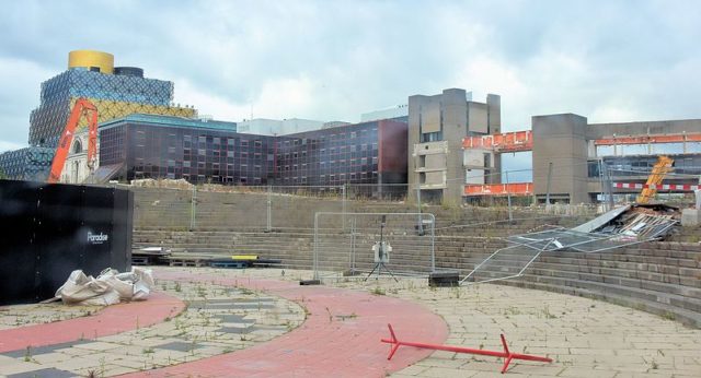 Fully demolished. Author: Graham Beards – CC BY-SA 4.0