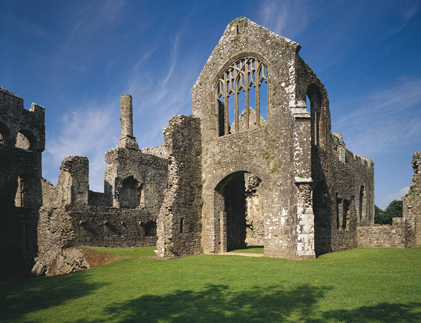 lamphey_bishops_palace-_beautiful_remains_dating_back_to_the_14th_century.jpg