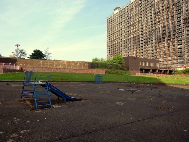 One of the buildings in 2012. Author: Daniel Naczk – CC BY-SA 4.0