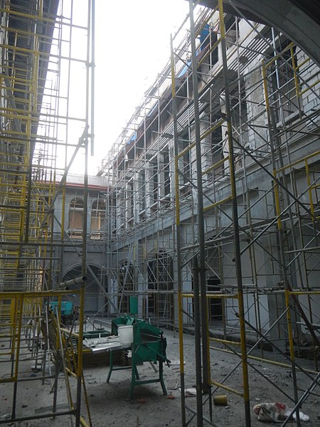 Renovating the church. Author: Judgefloro – CC0
