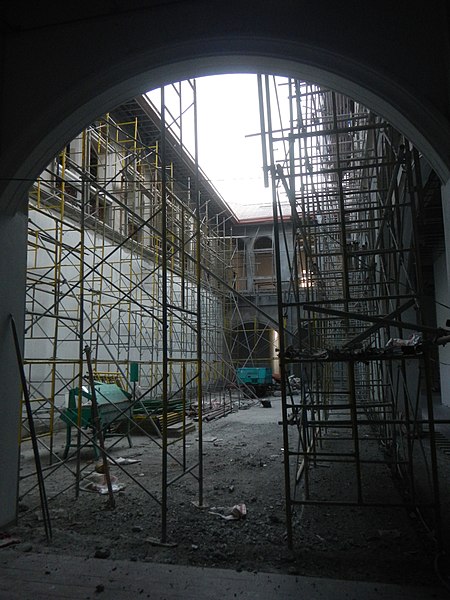Renovating the church. Author: Judgefloro – CC0