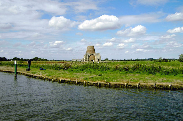 One of the most recognizable landmarks in Norfolk/ Author: Richard Robinson – CC BY-SA 2.0