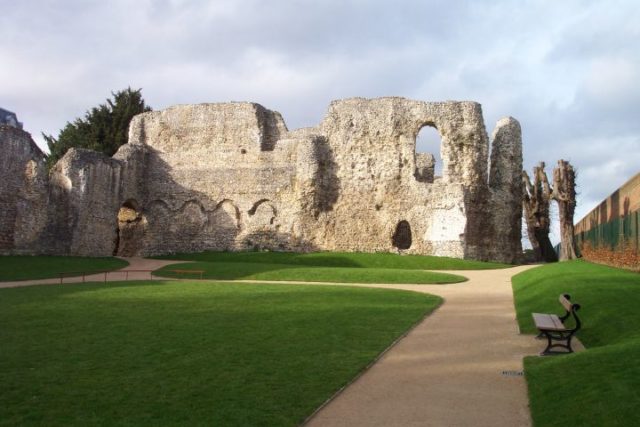 the-abbey-in-ruins-640x427.jpg