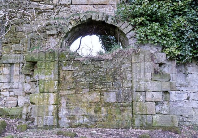 The entrance to the mansion. Author: Rosser1954 – CC BY-SA 4.0