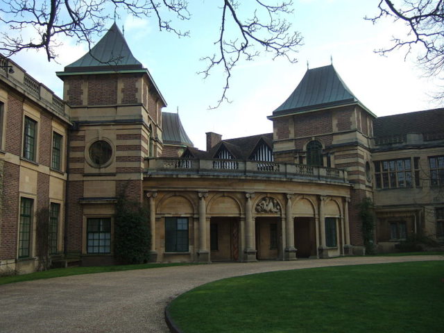 View of the entrance front. Author: C P Smith – CC BY-SA 2.0