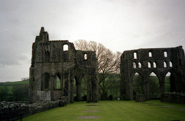 The ruins in 1999. Author: Dr. Neil Clifton – CC BY-SA 2.0