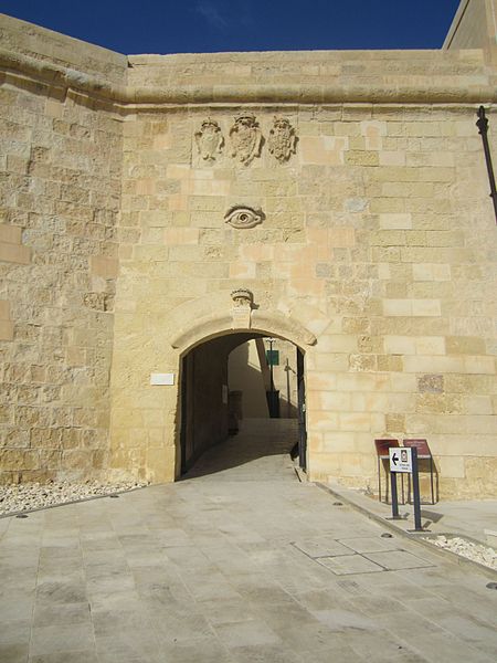 A doorway that played a crucial part during the 1565 siege. Author: Yaco Erisso – CC BY-SA 4.0