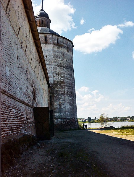 A closer view of the walls. Author: Vadim Fedin – CC BY 3.0