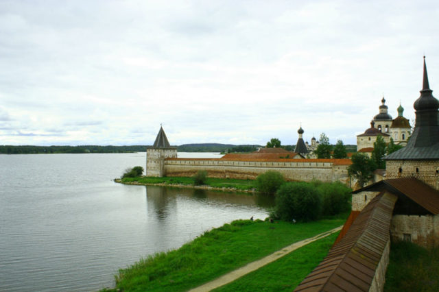 View from one of the towers. Author: Sergey Galchenkov (Сергей Галченков) – CC BY-SA 3.0