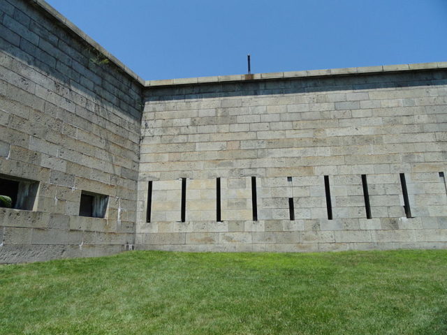 Closer view of the walls. Author: Daderot