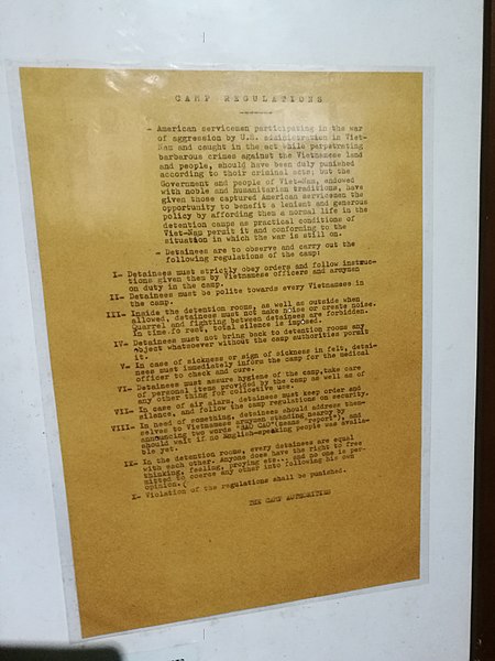 The prison rules. Author: Ptrump16 – CC BY-SA 4.0