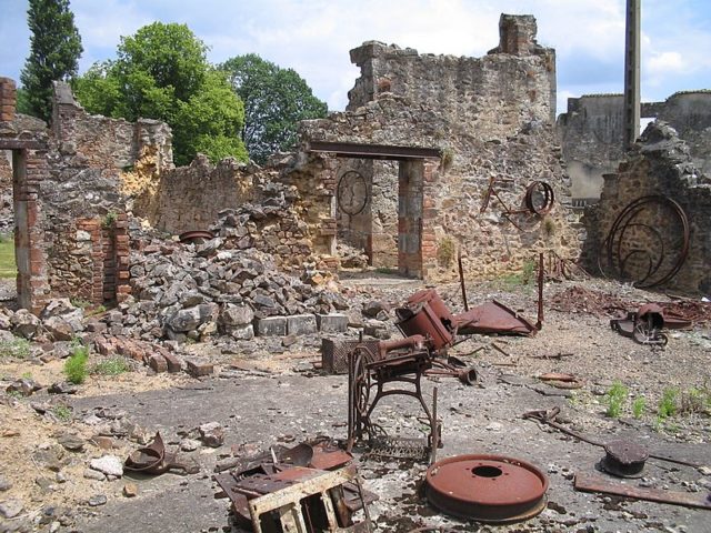 Part of the destroyed village. Author: Dna-Dennis