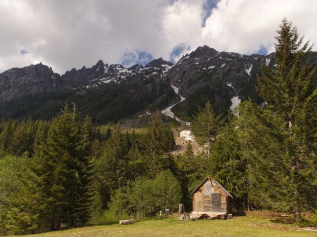 One of the remaining structures still standing. Author: Junkyardsparkle – CC0