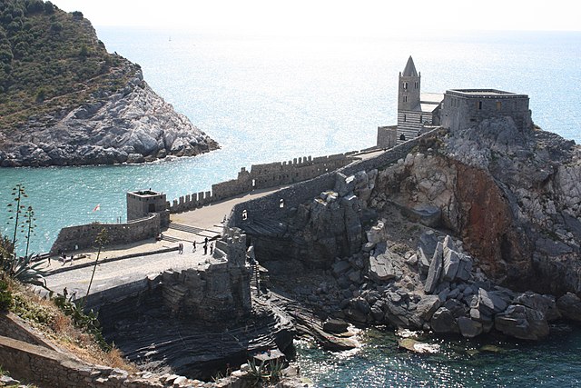 The Scola Tower In Italy The Magnificent Half Ruined Fortress Of The Gulf Of Poets Abandoned Spaces The Scola Tower In Italy The Magnificent Half Ruined Fortress Of The Gulf Of Poets Abandoned Spaces